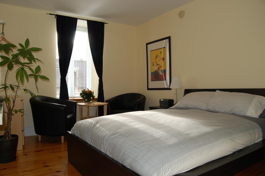 Le Simone Bed & Breakfast Montreal Habitación foto